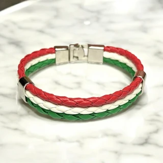 Nemzeti színű karkötők